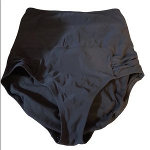 Lands’ End High-waisted swimsuit bottoms.